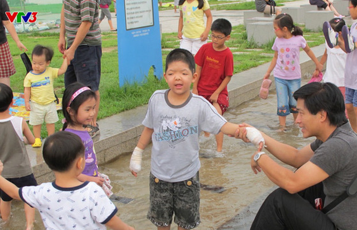 Nghen ngao cau noi Quoc Tuan danh cho con trai bi benh hiem gap-Hinh-9